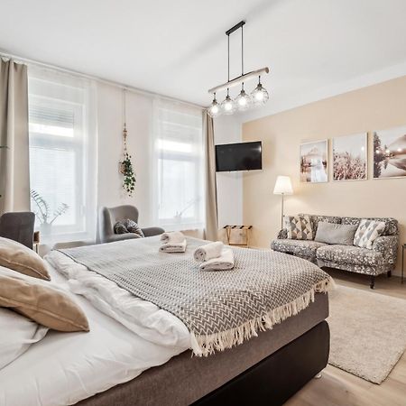 Roby-Erfurt Hbf-Nah, Balkon Appartement Buitenkant foto